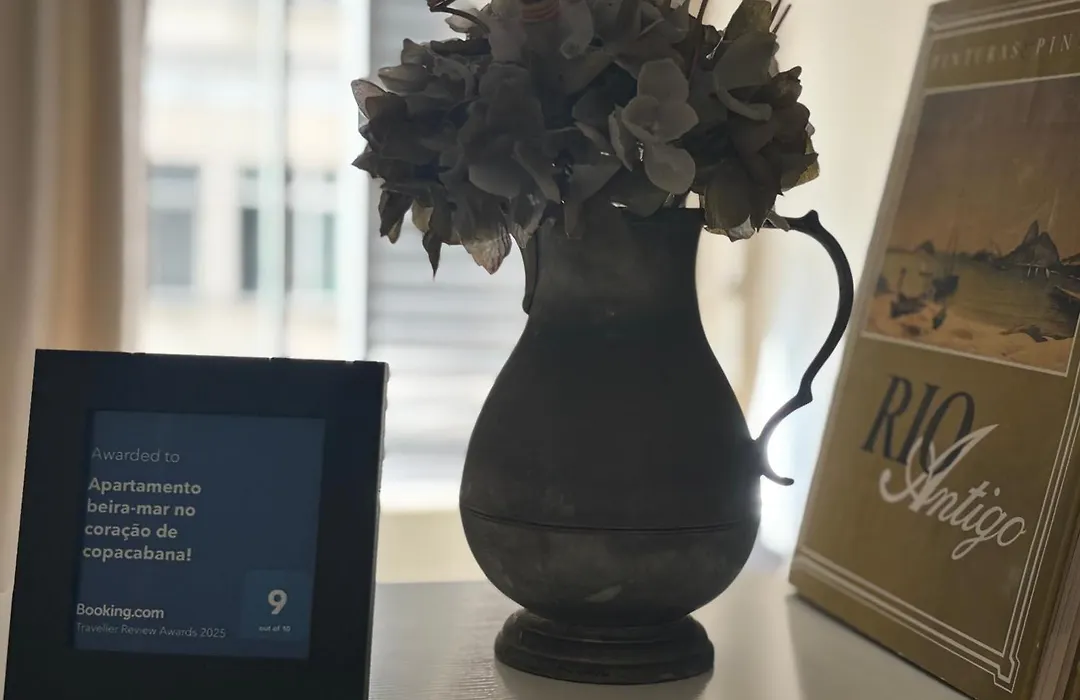 Apartamento beira-mar no coração de copacabana!-1